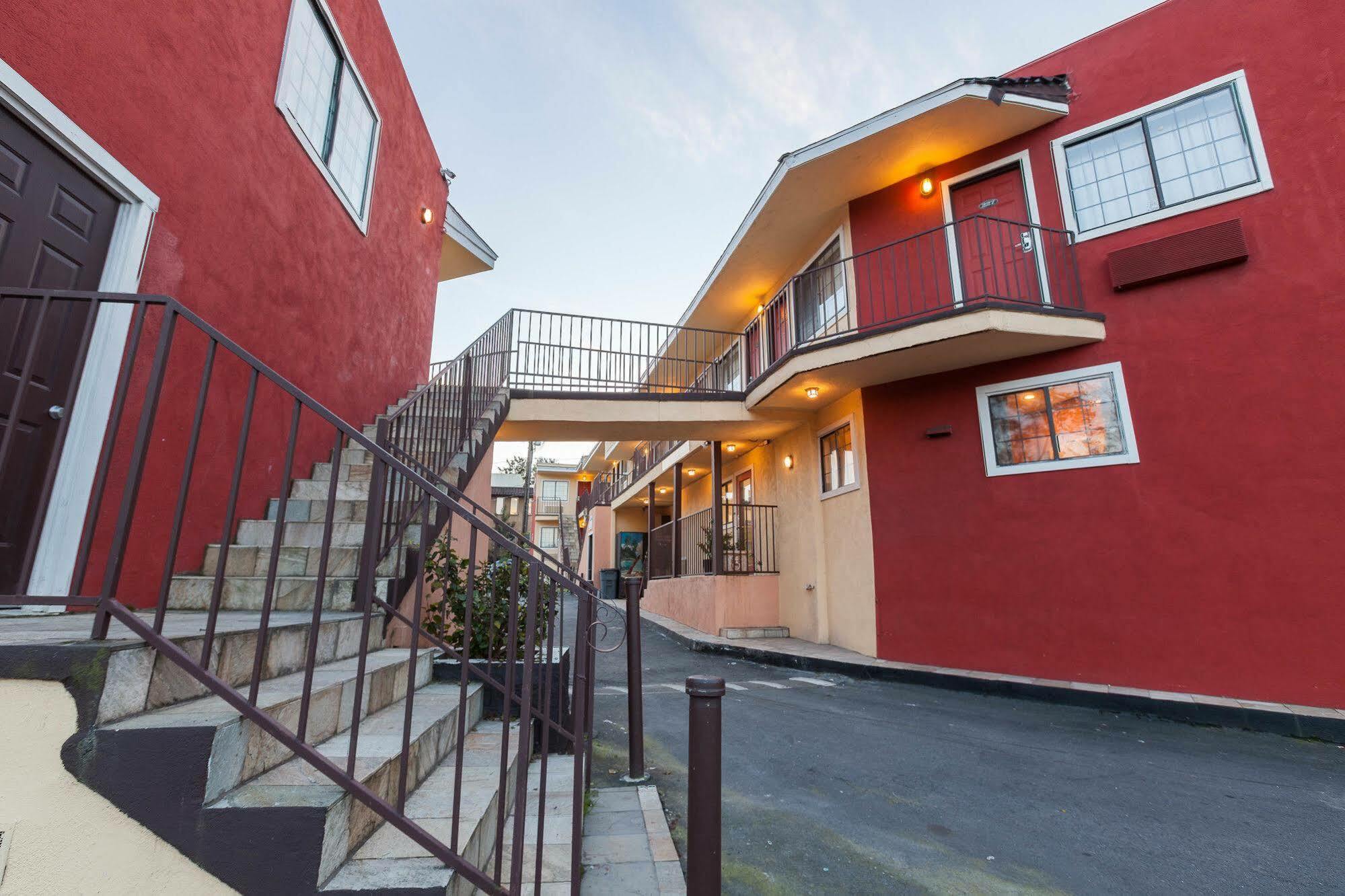 Piedmont Place Motel โอ๊กแลนด์ ภายนอก รูปภาพ
