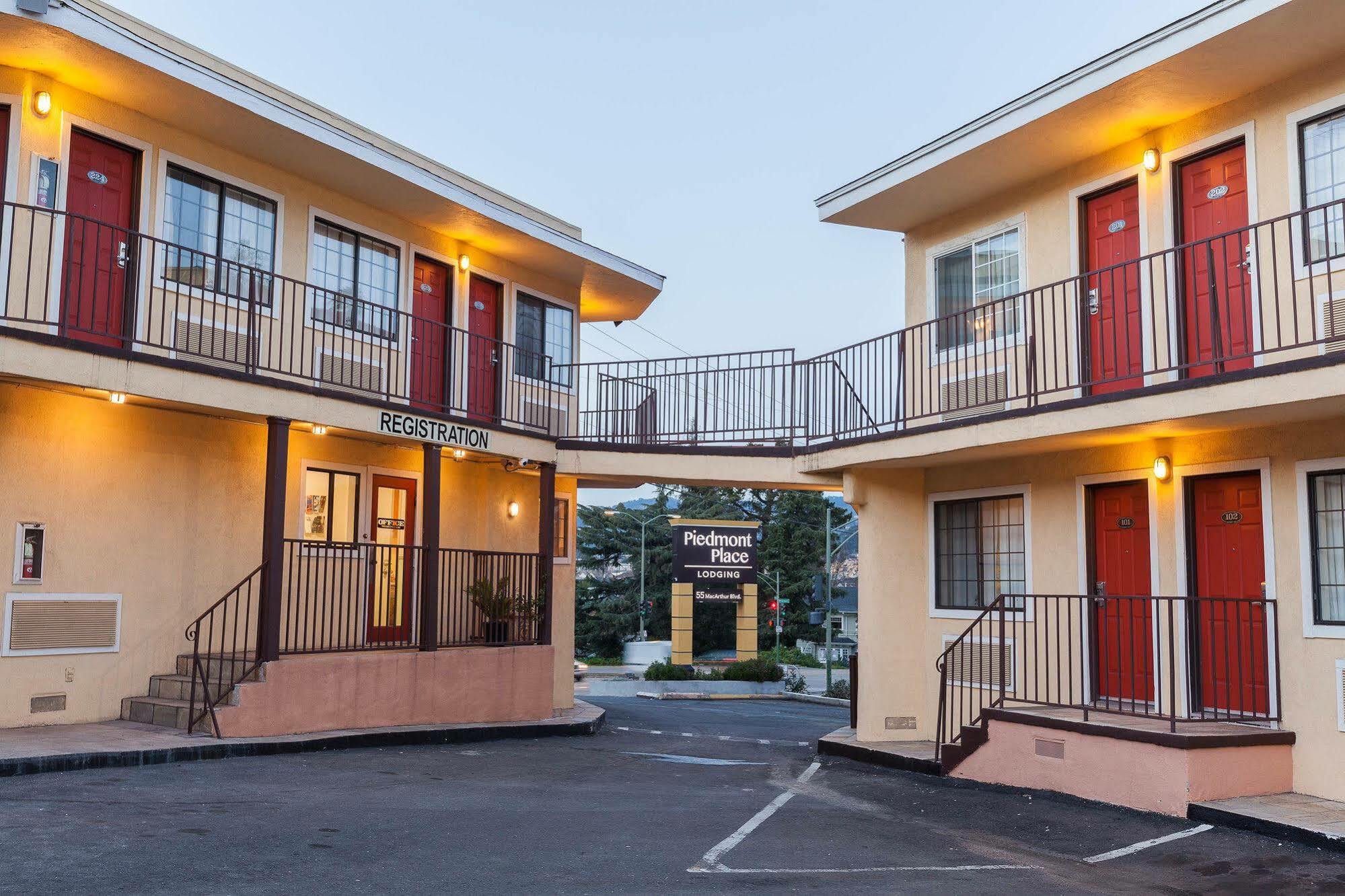 Piedmont Place Motel โอ๊กแลนด์ ภายนอก รูปภาพ